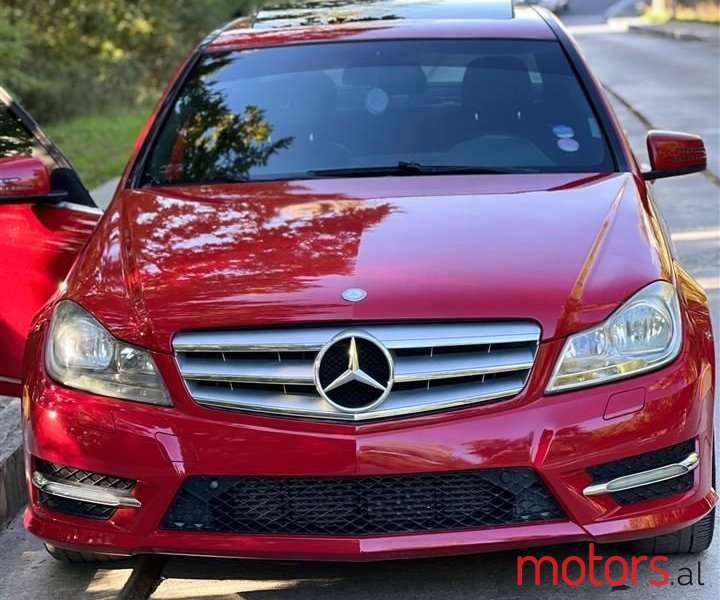 2012' Mercedes-Benz C 250 photo #1