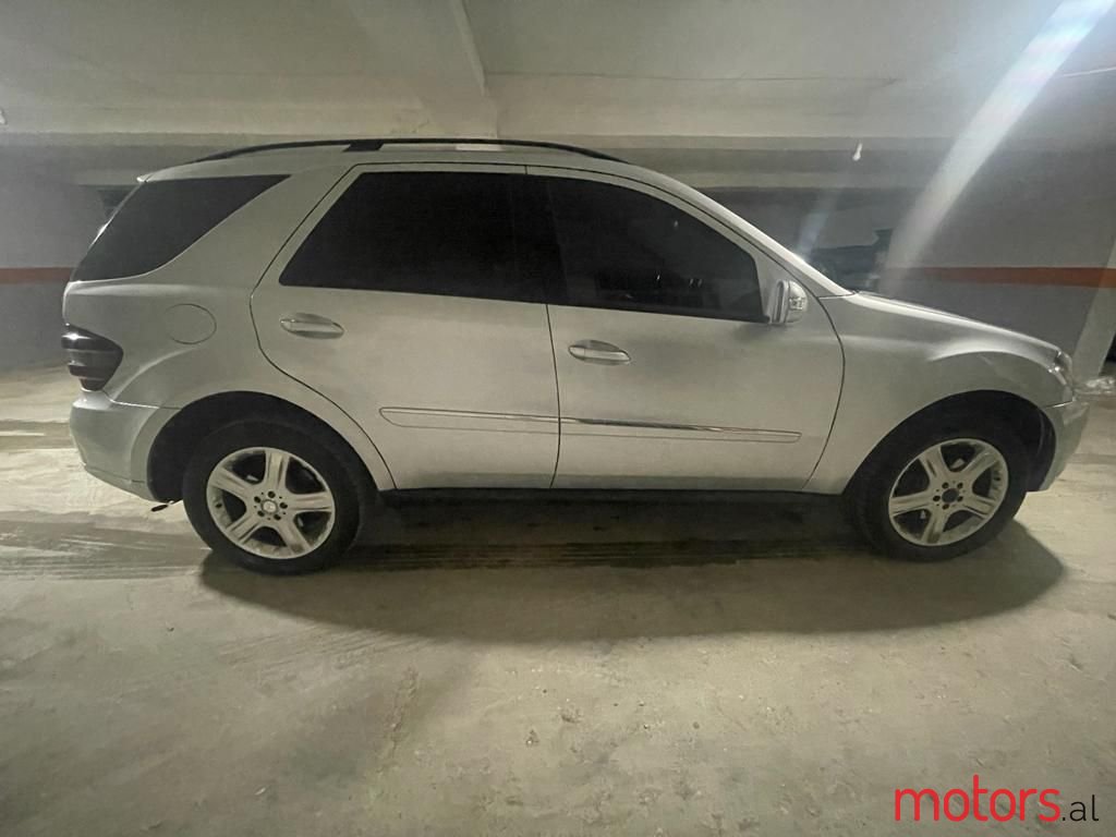 2009' Mercedes-Benz ML 320 photo #4