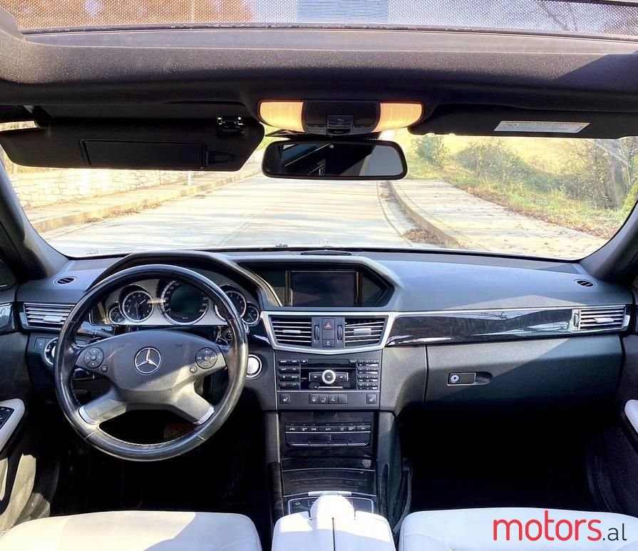 2010' Mercedes-Benz E 350 photo #3