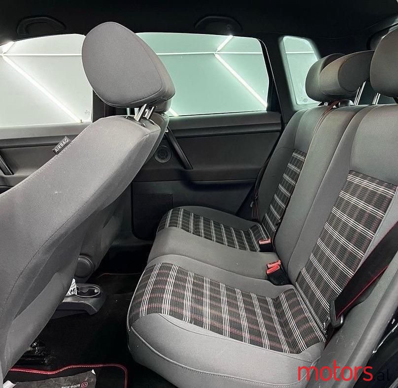 2009' Volkswagen Polo photo #5