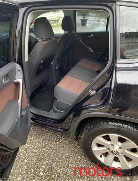 2008' Volkswagen Tiguan photo #2