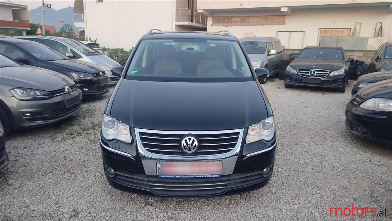2007' Volkswagen Touran photo #2