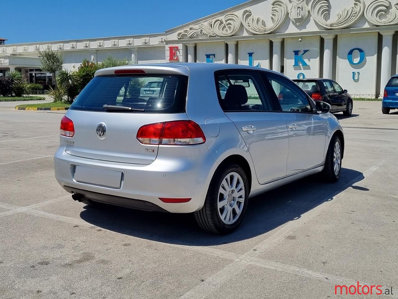 2008' Volkswagen Golf photo #5