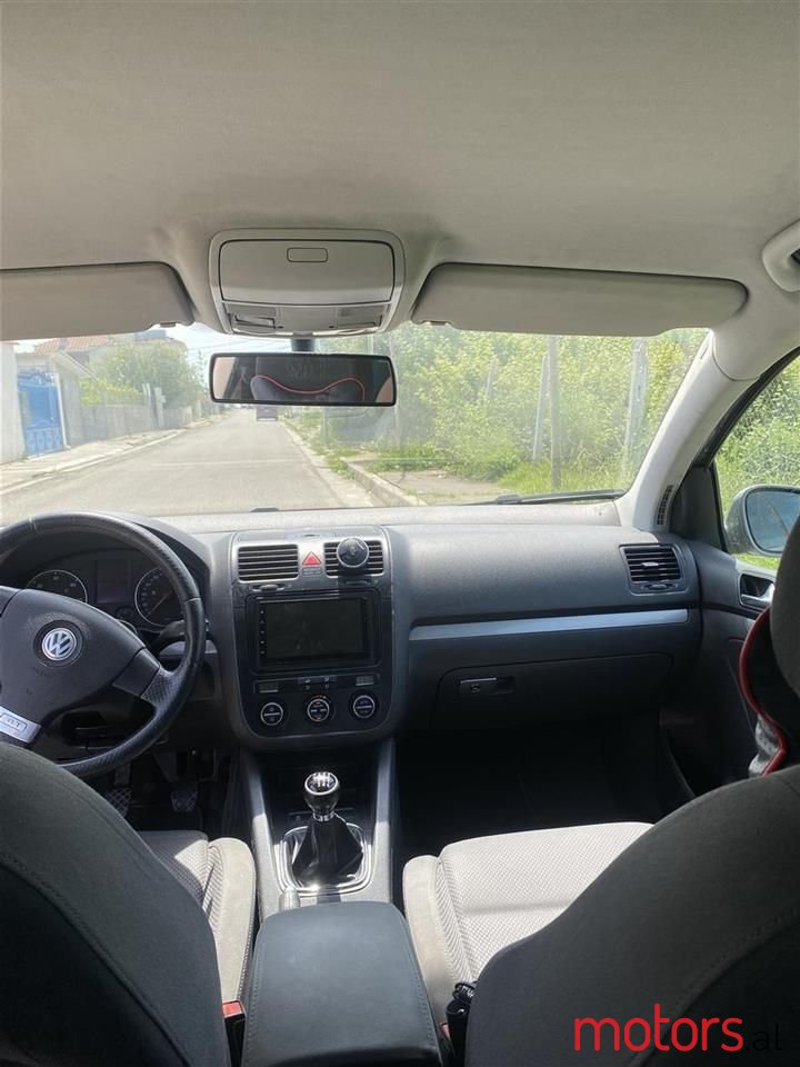 2005' Volkswagen Golf photo #5