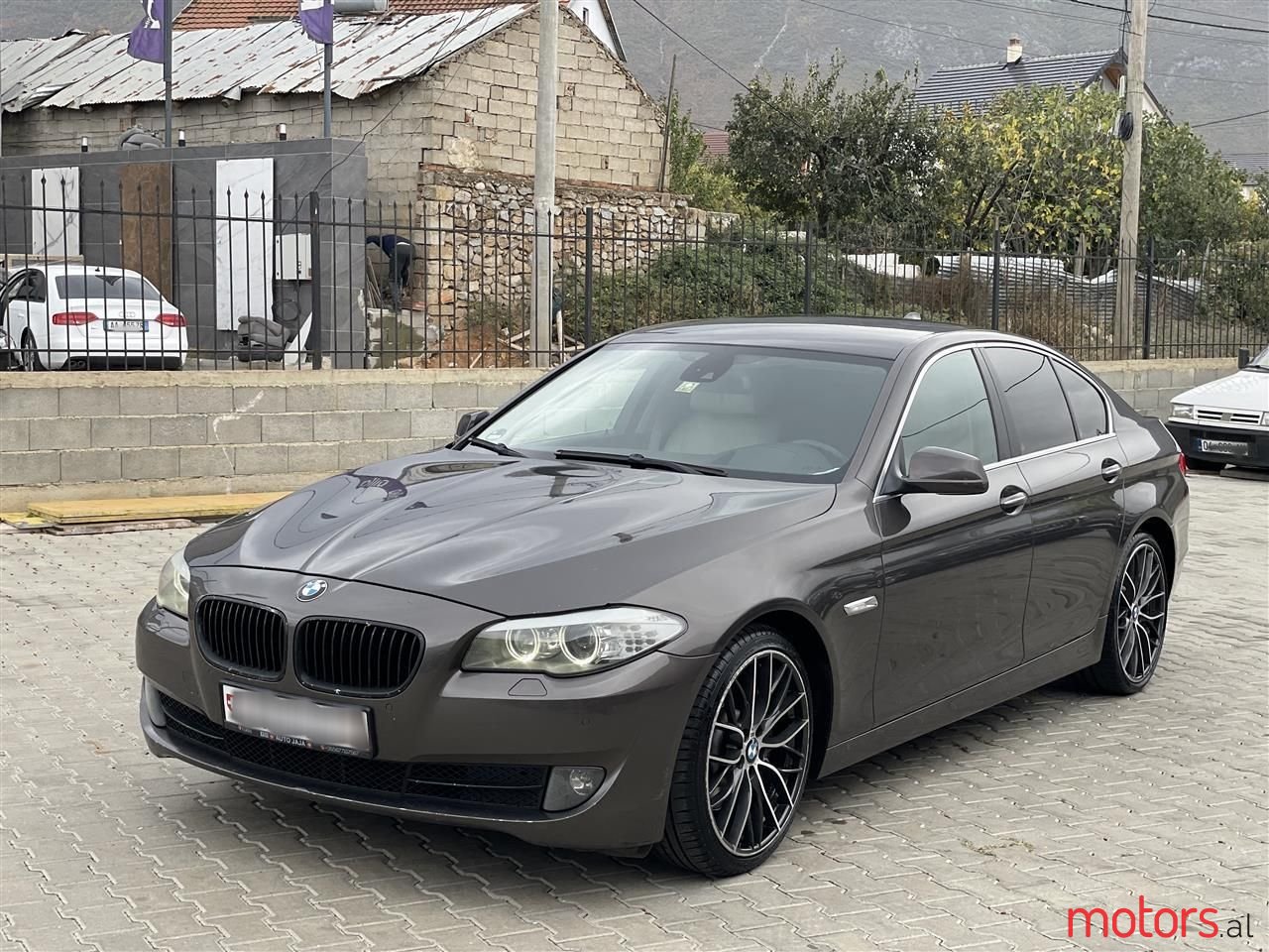 2010' BMW 530 photo #2