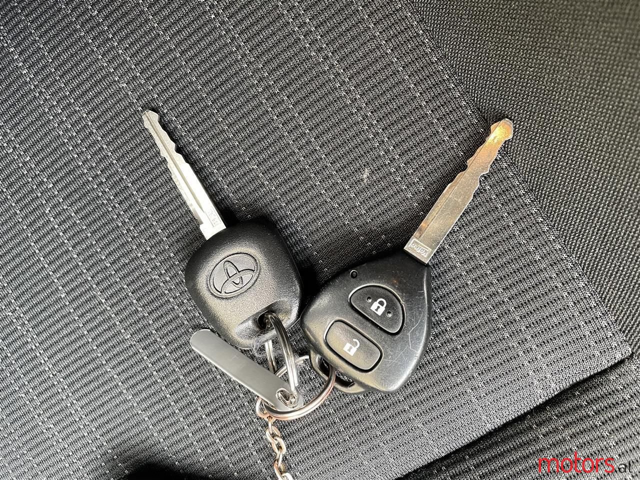 2008' Toyota Auris photo #4