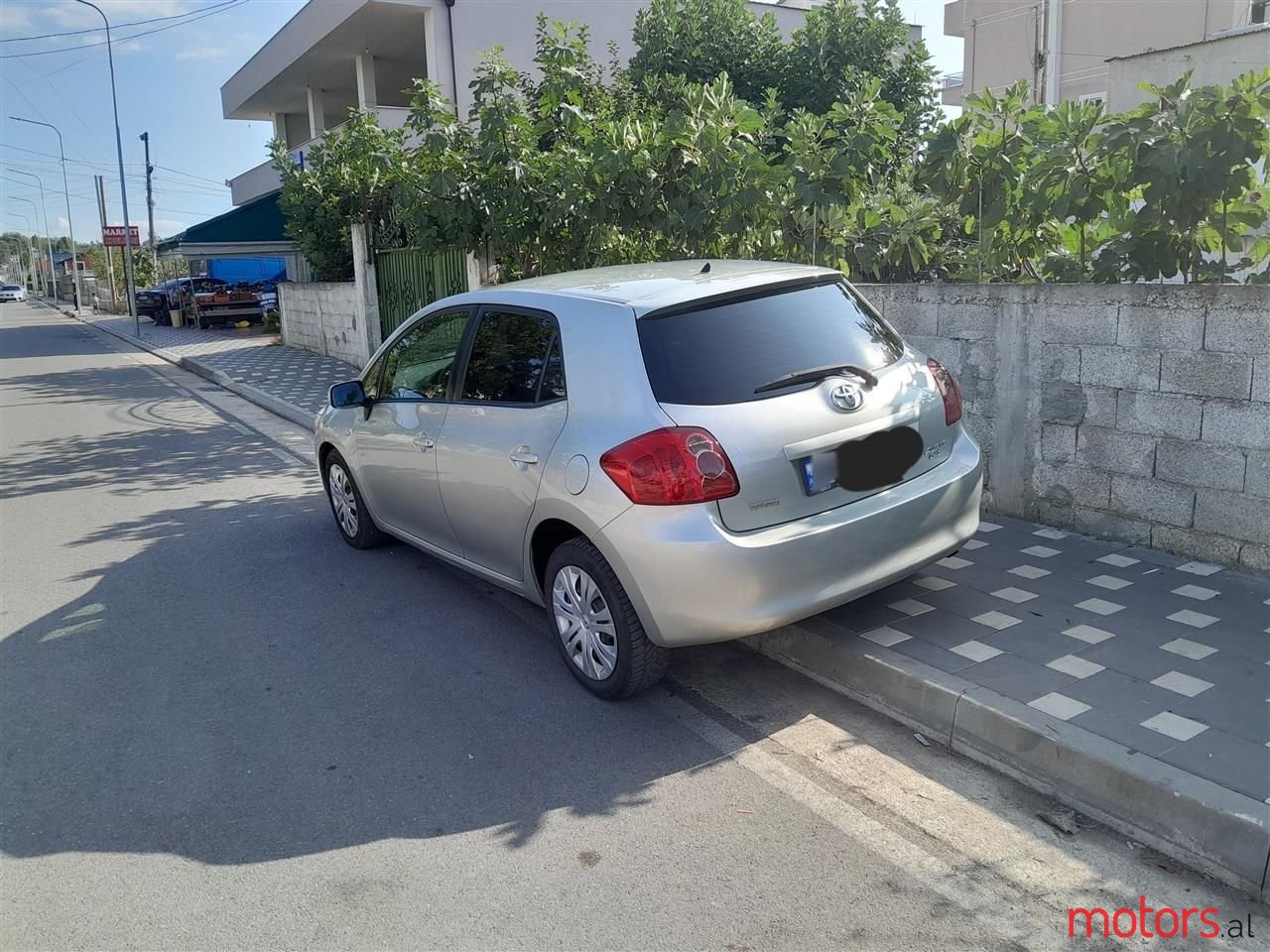 2007' Toyota Auris photo #3