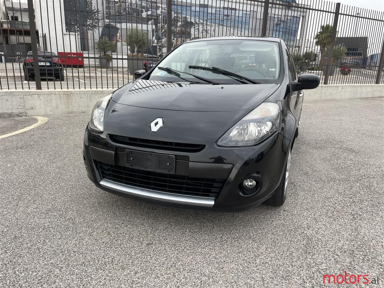2009' Renault Clio photo #2
