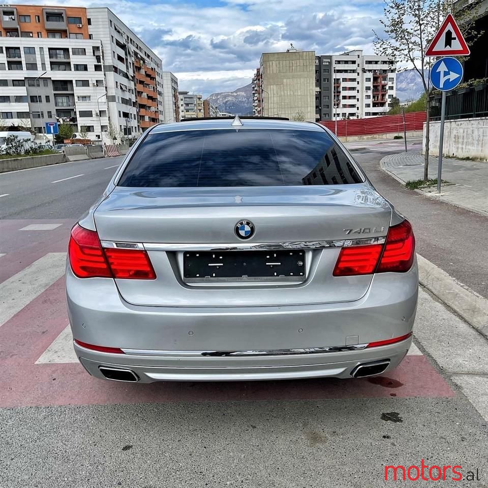 2010' BMW 740 photo #3