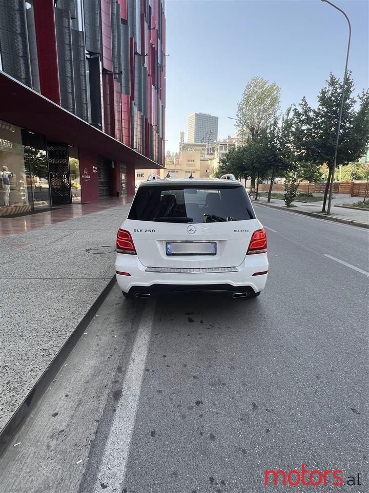 2015' Mercedes-Benz GLK 250 photo #3