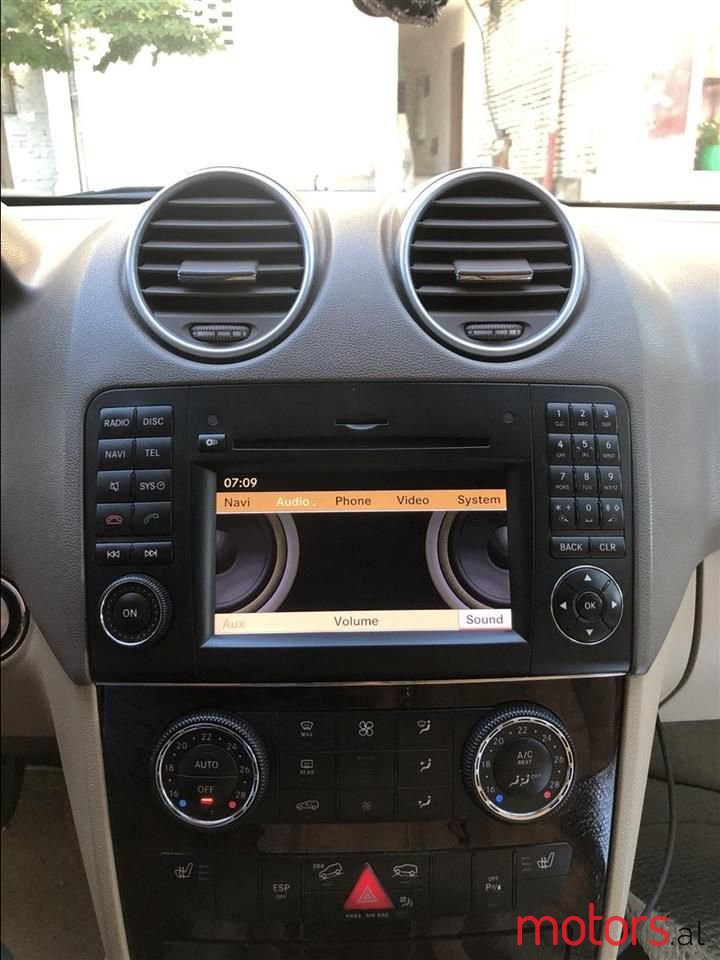 2010' Mercedes-Benz ML 350 photo #3