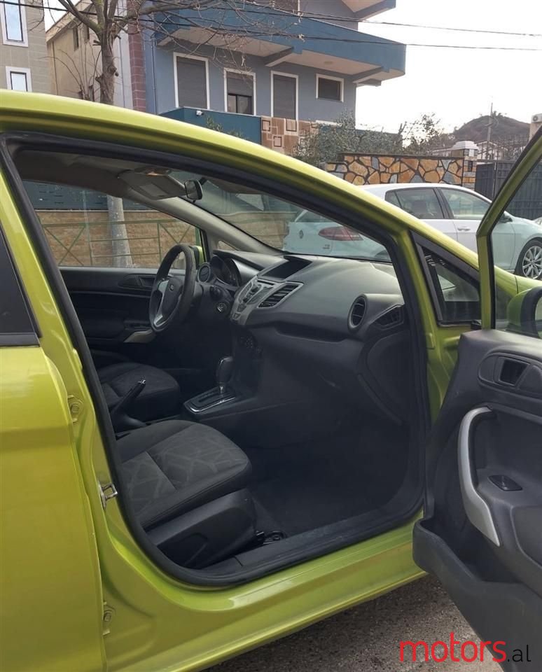 2013' Ford Fiesta photo #4