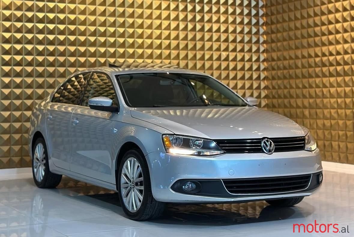 2011' Volkswagen Jetta photo #1