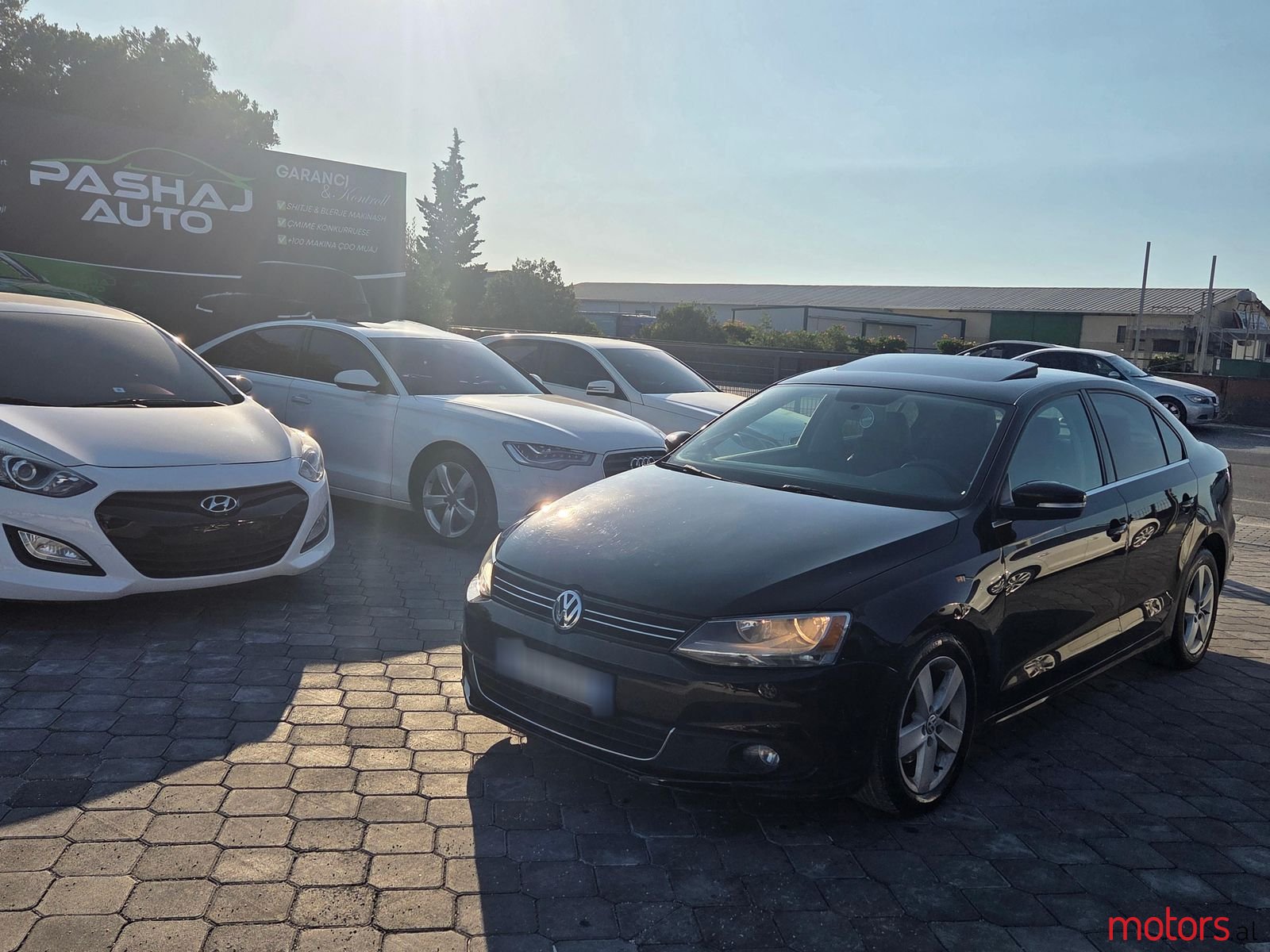 2012' Volkswagen Jetta photo #2