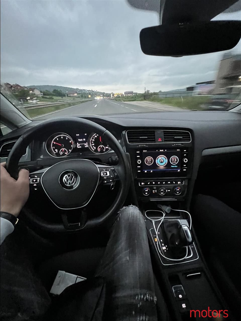 2018' Volkswagen Golf photo #5