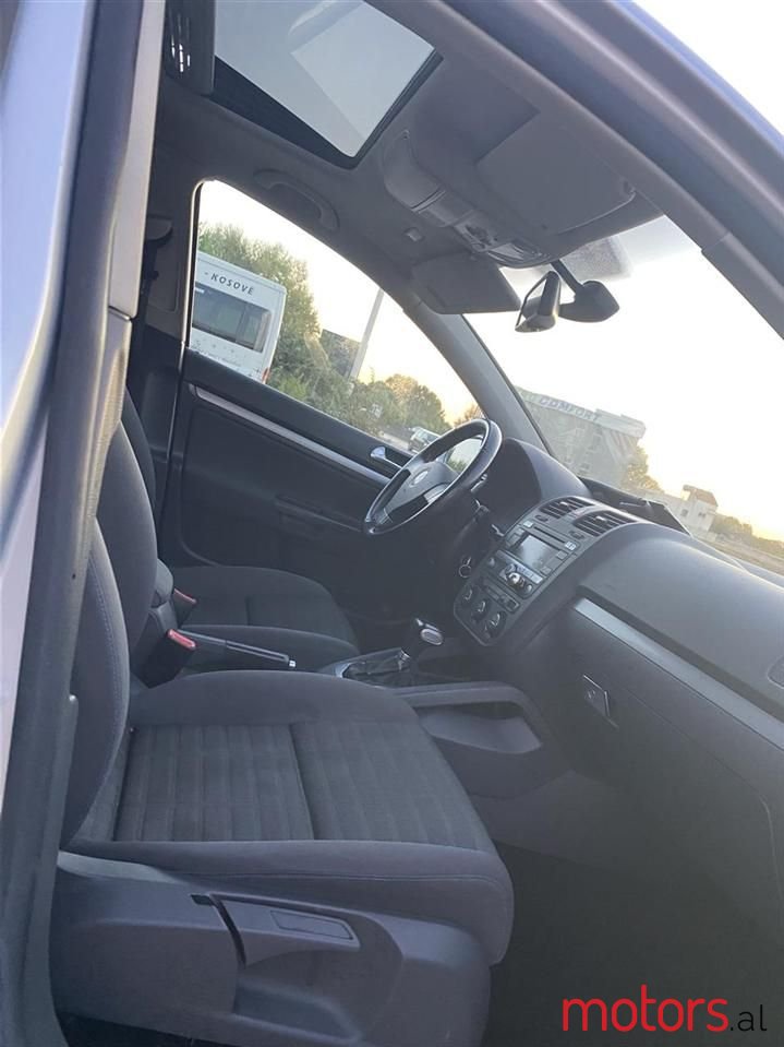 2007' Volkswagen Golf photo #6