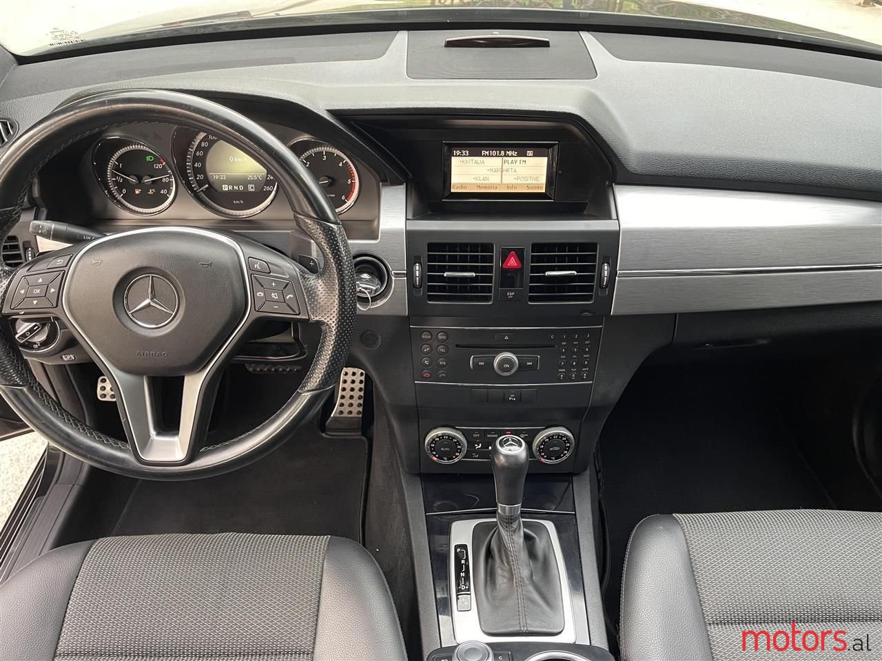 2010' Mercedes-Benz GLK 220 photo #2