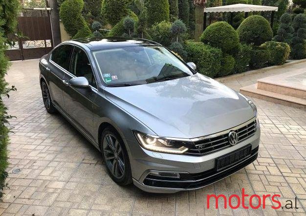 2015' Volkswagen Passat photo #1