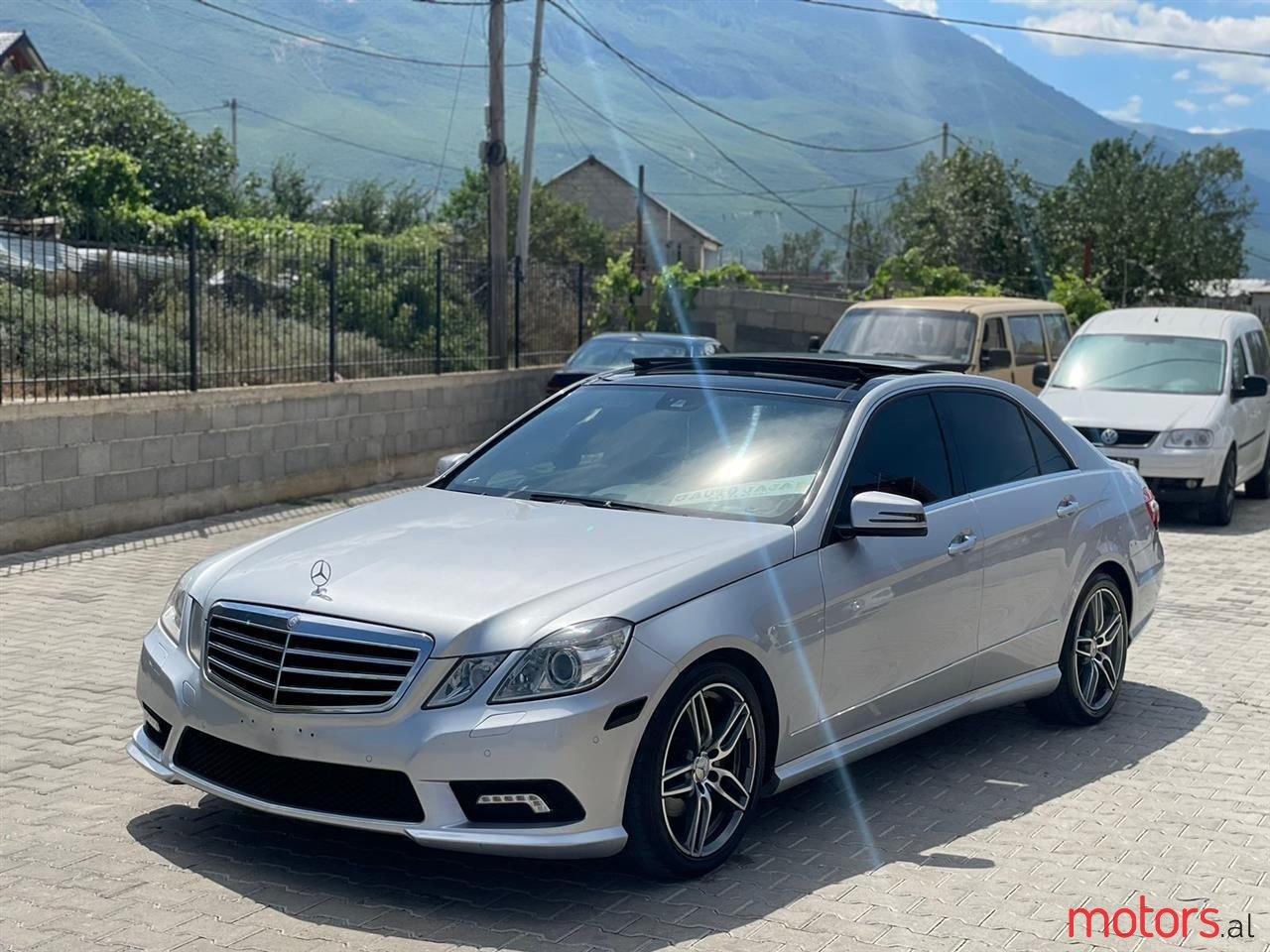2010' Mercedes-Benz E 350 photo #1