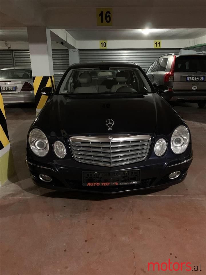 2008' Mercedes-Benz E 300 photo #1