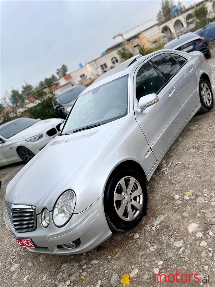 2008' Mercedes-Benz E 220 photo #1