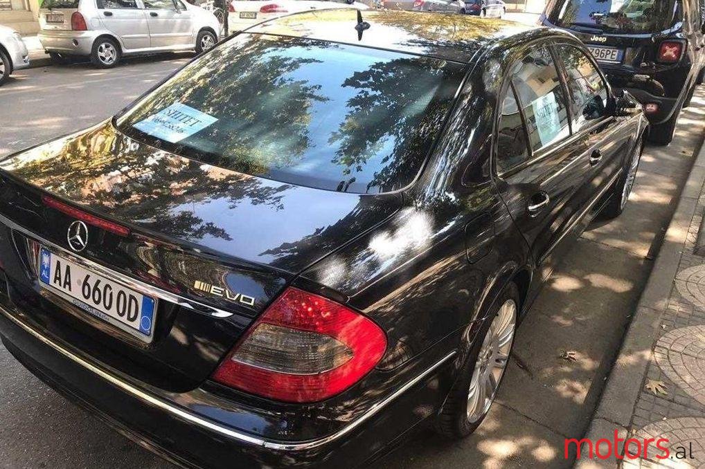 2009' Mercedes-Benz E 320 photo #3