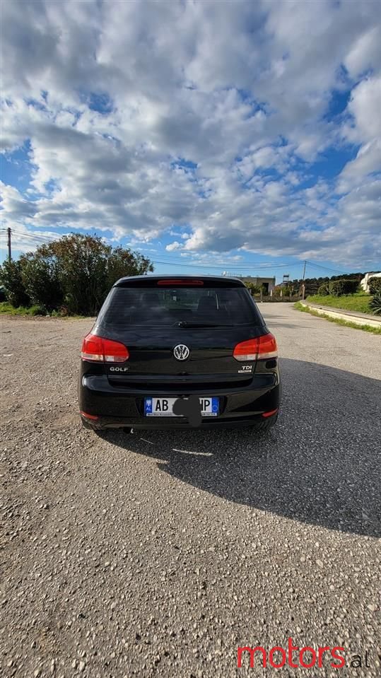 2009' Volkswagen Golf photo #3