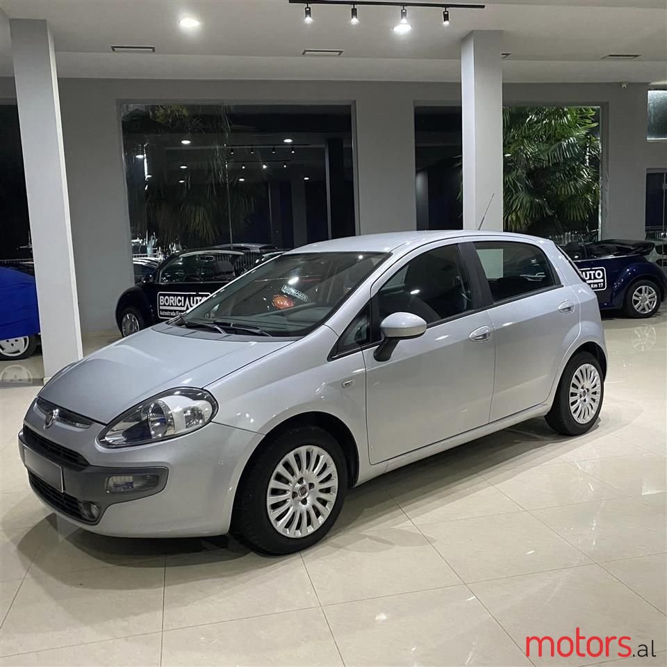 2010' Fiat Punto Evo photo #1