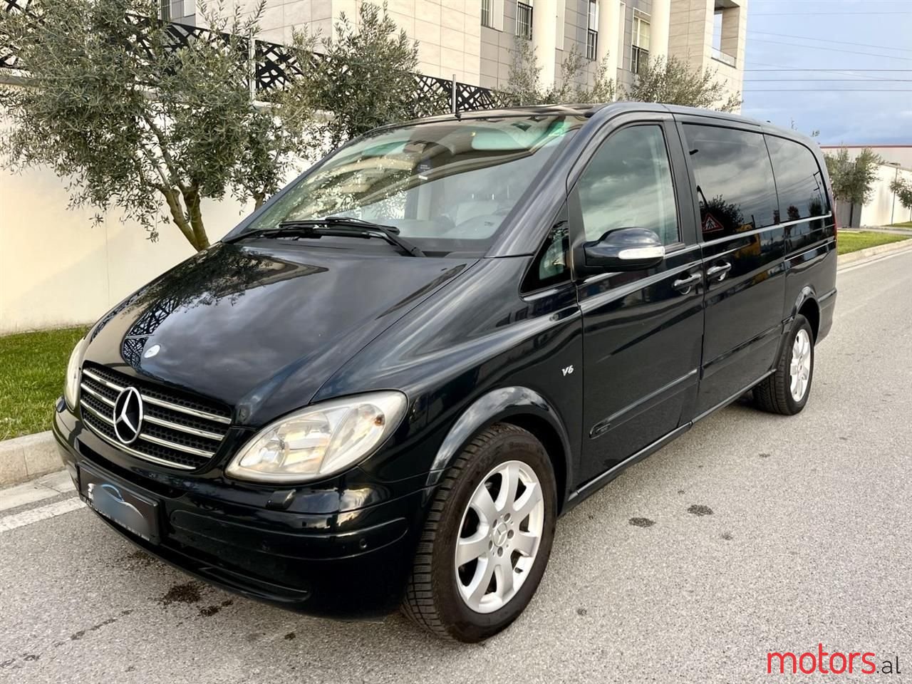 2008' Mercedes-Benz Viano photo #5