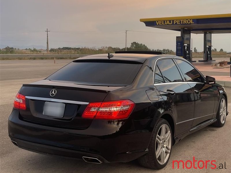2010' Mercedes-Benz E 350 photo #2