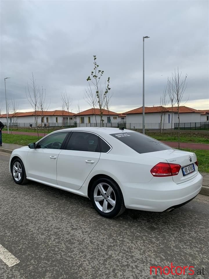 2012' Volkswagen Passat photo #2