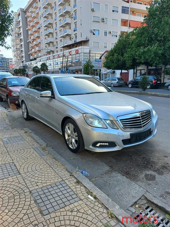 2009' Mercedes-Benz E 200 photo #1