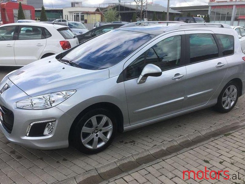 2013' Peugeot 308 photo #2