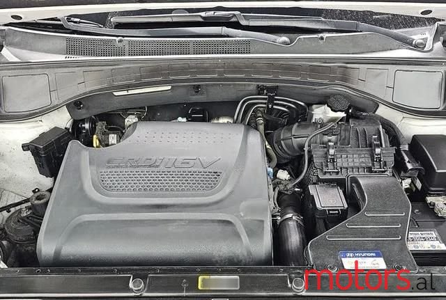 2013' Hyundai Santa Fe photo #3