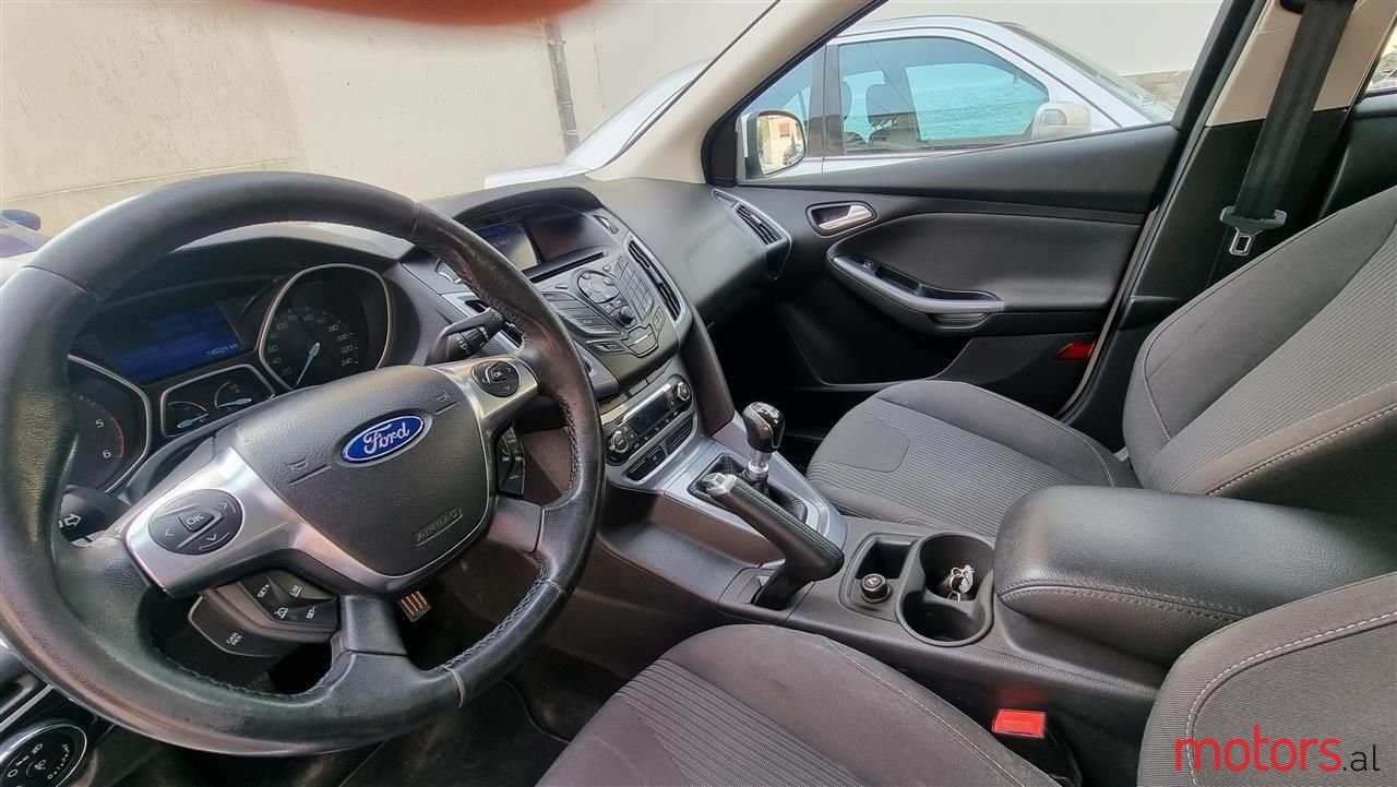 2012' Ford Focus photo #6