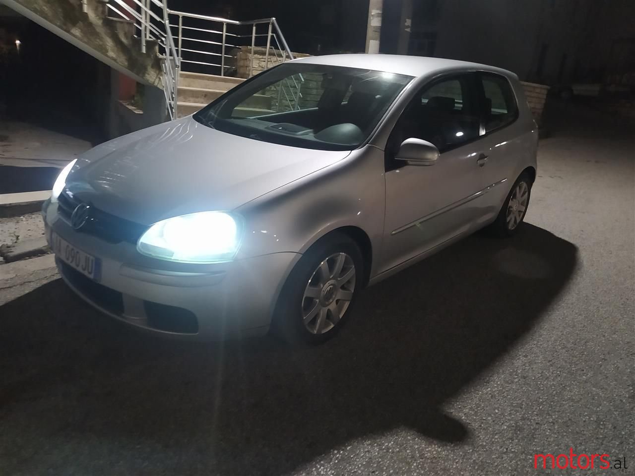 2005' Volkswagen Golf photo #2