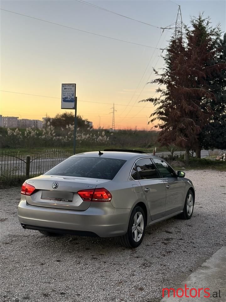 2013' Volkswagen Passat photo #5