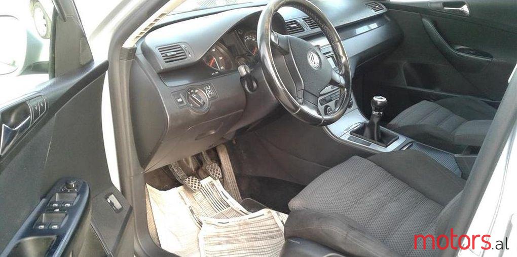 2006' Volkswagen Passat photo #2