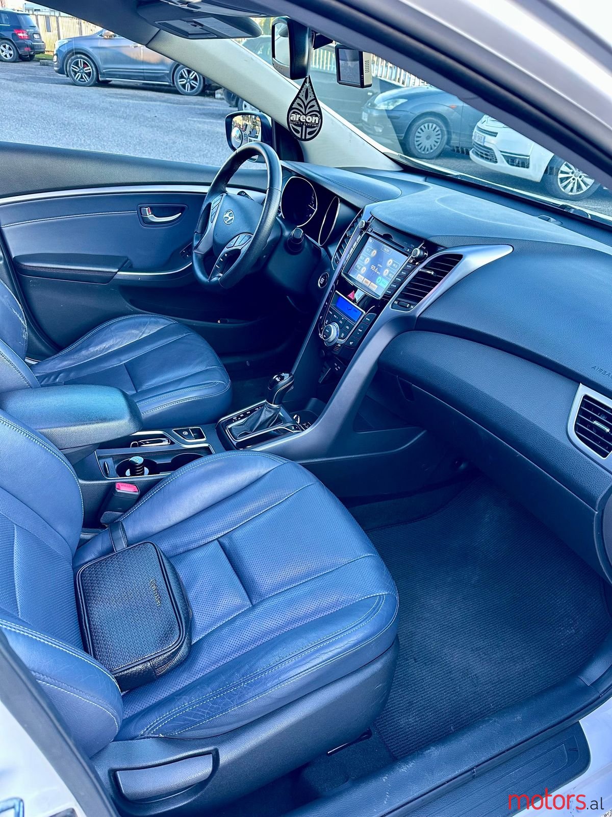 2012' Hyundai i30 photo #6