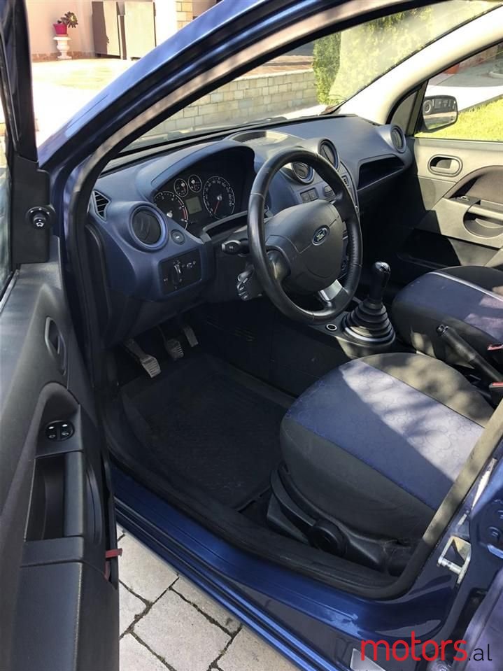 2008' Ford Fiesta photo #2