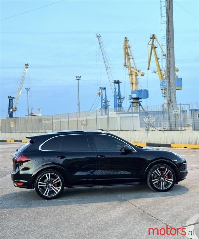 2013' Porsche Cayenne photo #6