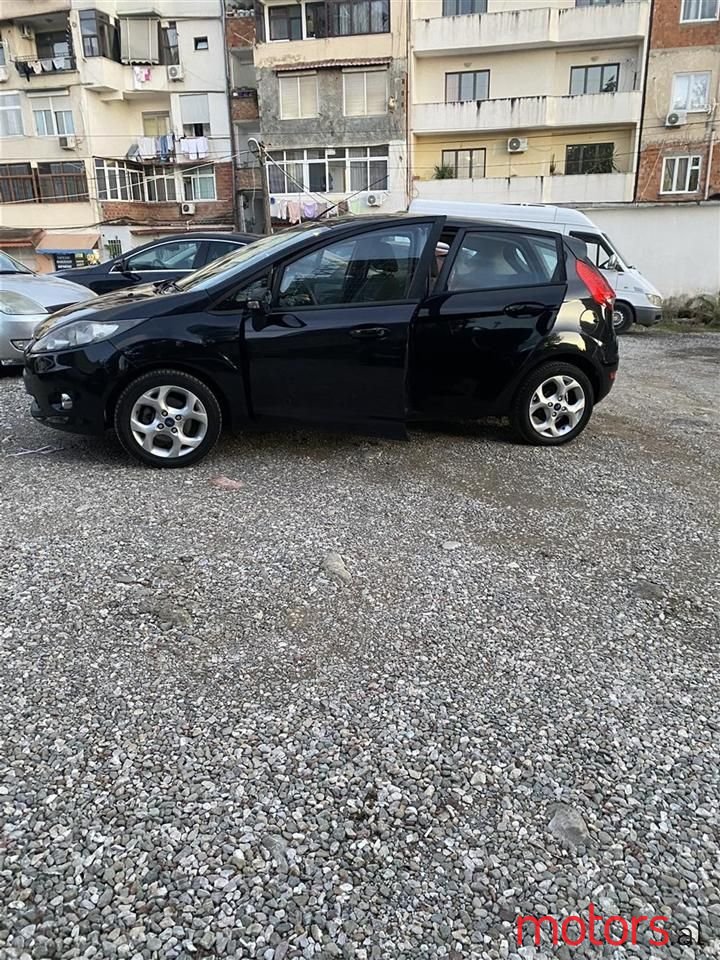 2012' Ford Fiesta photo #5