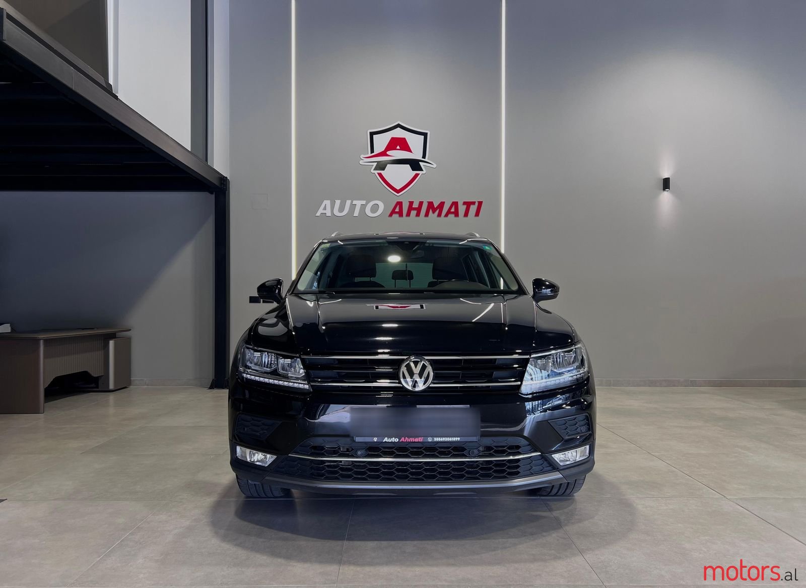 2016' Volkswagen Tiguan photo #1