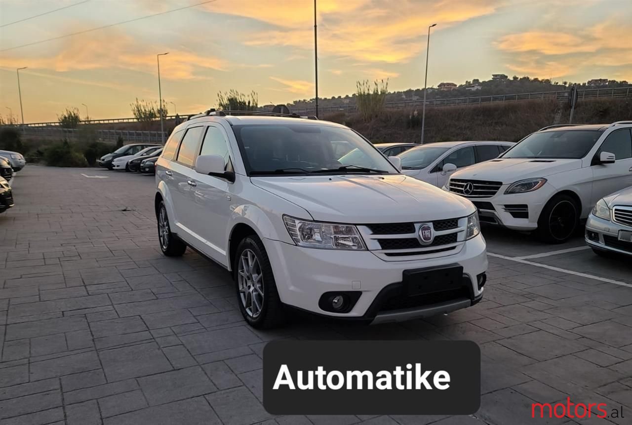 2012' Fiat Freemont photo #1