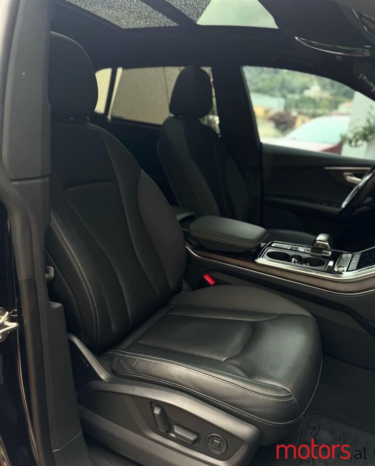 2019' Audi Q8 S Line photo #2