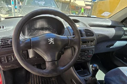 2001' Peugeot 206