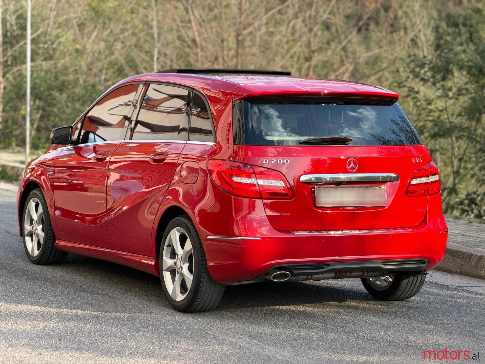 2012' Mercedes-Benz B 200 photo #6