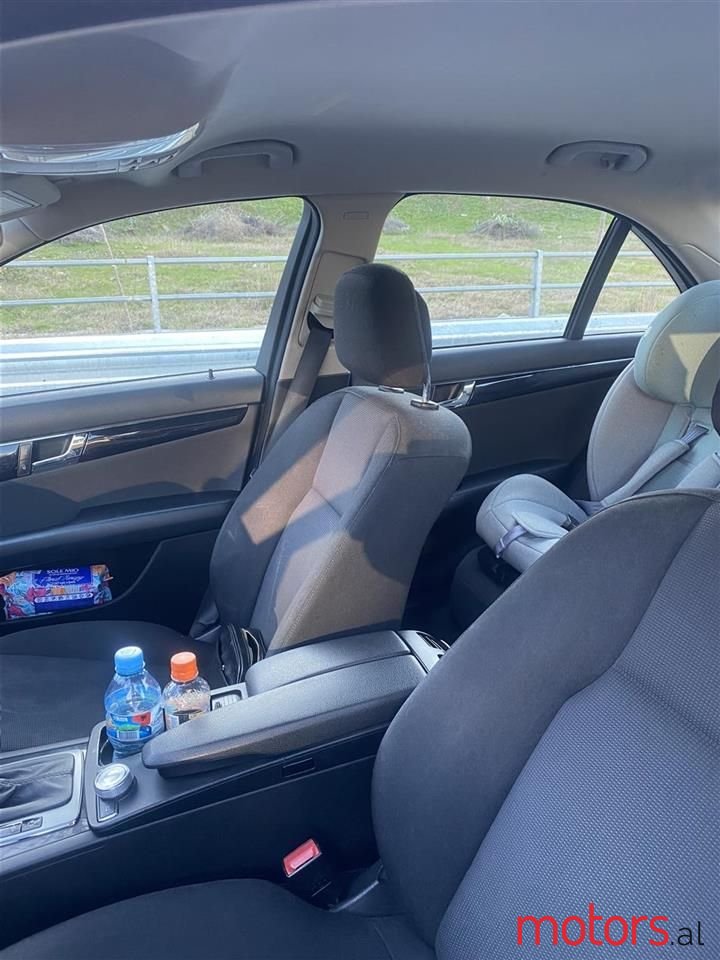 2009' Mercedes-Benz 200 photo #5