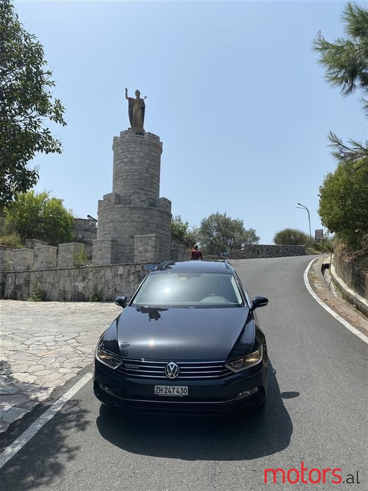 2017' Volkswagen Passat photo #1