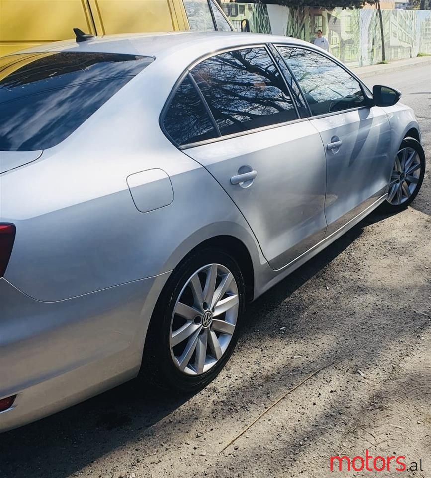 2013' Volkswagen Jetta photo #4